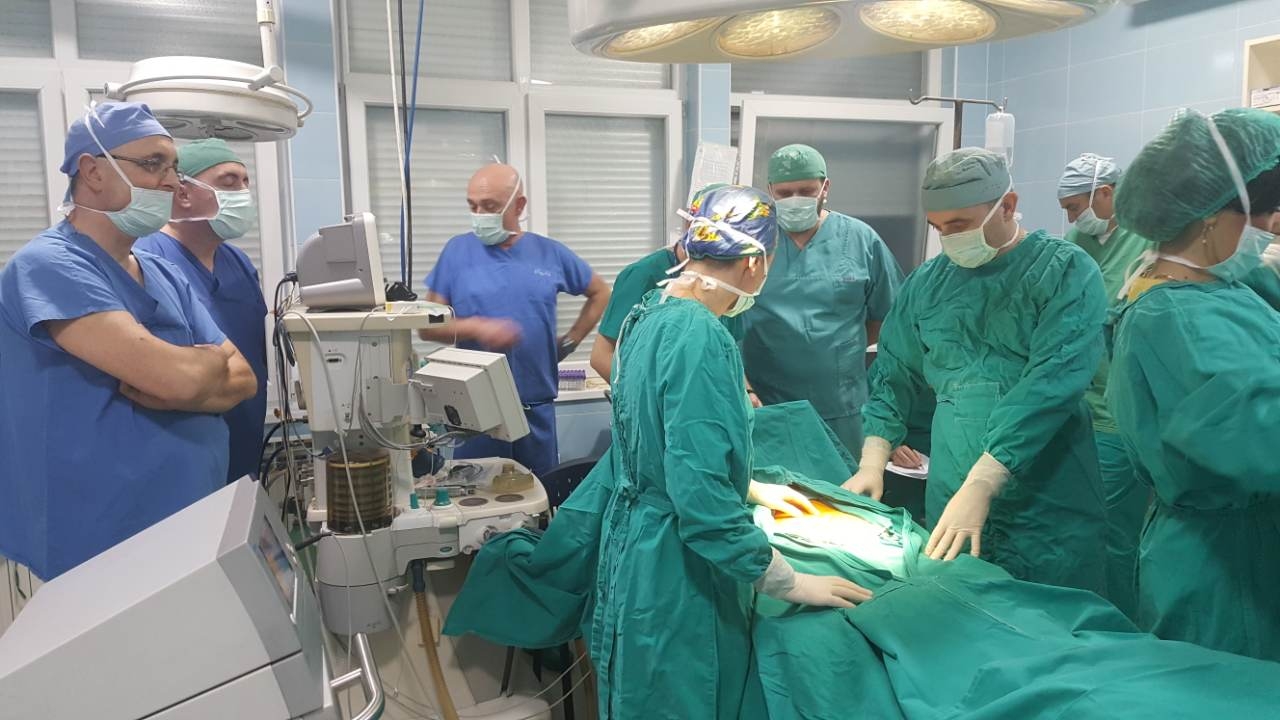 BOLNICA DOBOJ: Izvršena prva laparoskopska operacija upale slijepog crijeva (FOTO) (VIDEO)