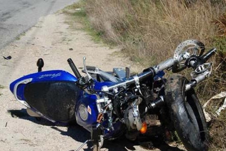 DOBOJ: U saobraćajnoj nezgodi smrtno stradao motociklista