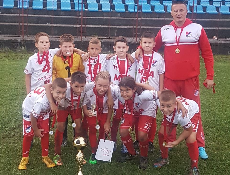 DOBOJ: Trijumf mladih Sloginih fudbalera u Prnjavoru (FOTO)