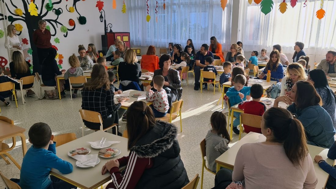 DOBOJ: Organizovana radionica "Zdrav sendvič" za roditelje i djecu (FOTO)
