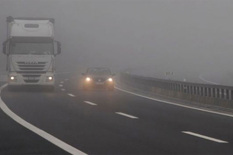 PUTEVI: Magla na području Mrkonjić Grada, Gradiške, Doboja i Foče