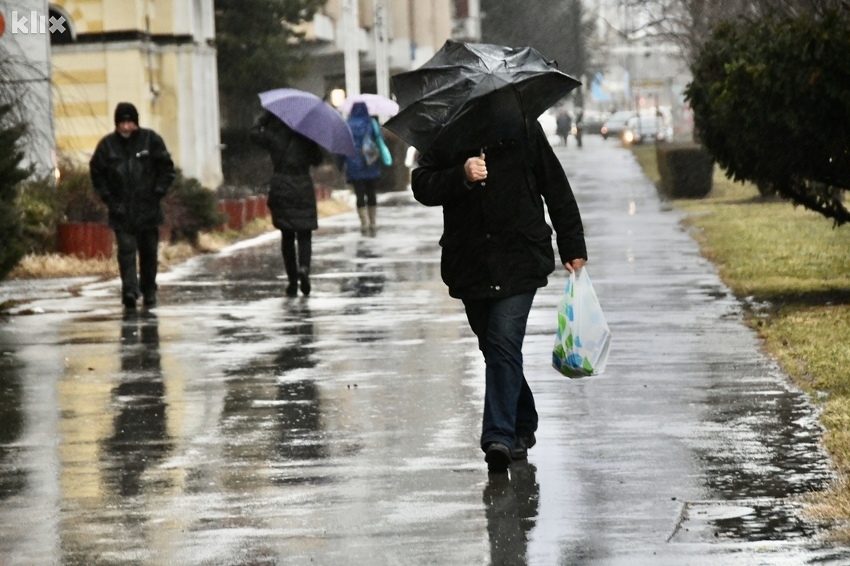 VRIJEME: Danas kiša, temperatura do 19 stepeni, na jugu do 26