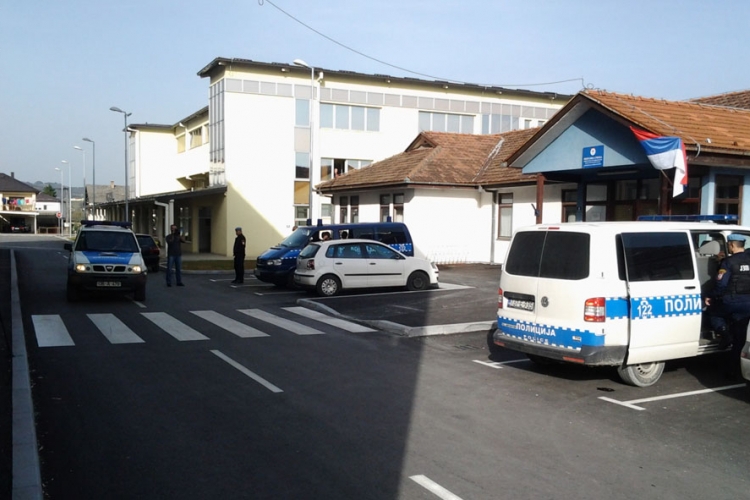 PETROVO: Pobjegli da bi otkrili kako je živjeti u šumi?