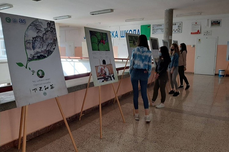 DOBOJ: Učenicima se smiješi praksa u "Sinopharmu"