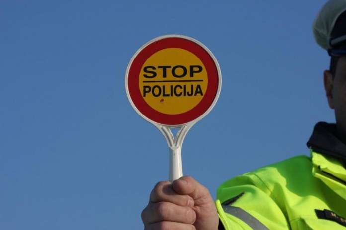 DOBOJ: Policija za jedan dan oduzela dva putnička automobila