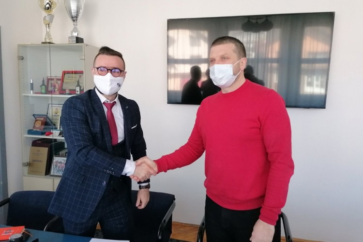 PETROVO: Potpisan ugovor o realizaciji projekta "Prijatelji porodice"