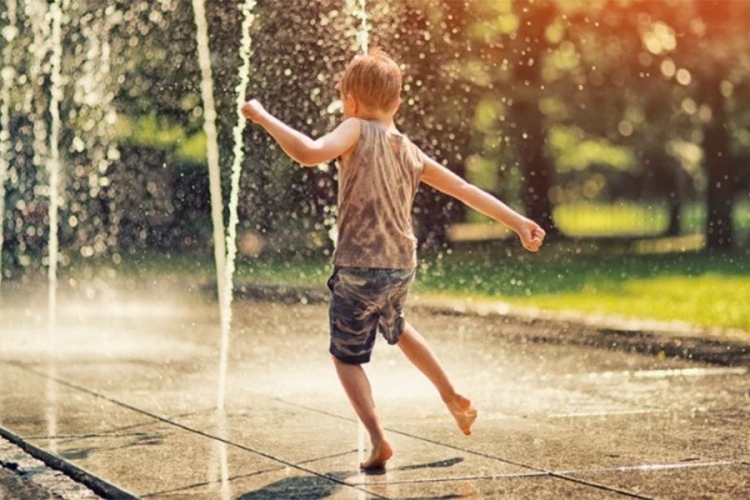 VRIJEME: Sunčano i vruće, popodne moguće padavine