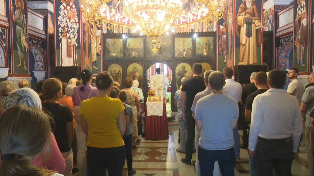 DOBOJ: Hram Svetih apostola Petra i Pavla obilježio krsnu slavu – Petrovdan (FOTO)