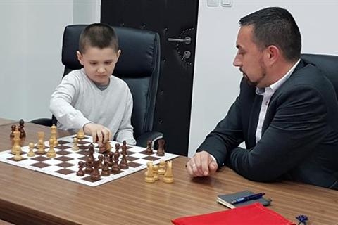 DOBOJ: Podrška sedmogodišnjem šahisti Đorđu Lukiću (VIDEO)