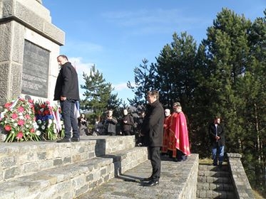 DOBOJ: Dan sjećanja na dobojski logor (FOTO)