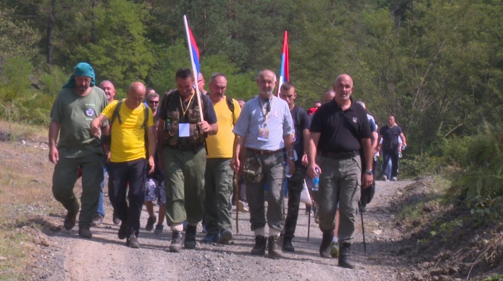 DOBOJ: Marš "stazom egzodusa" (VIDEO)