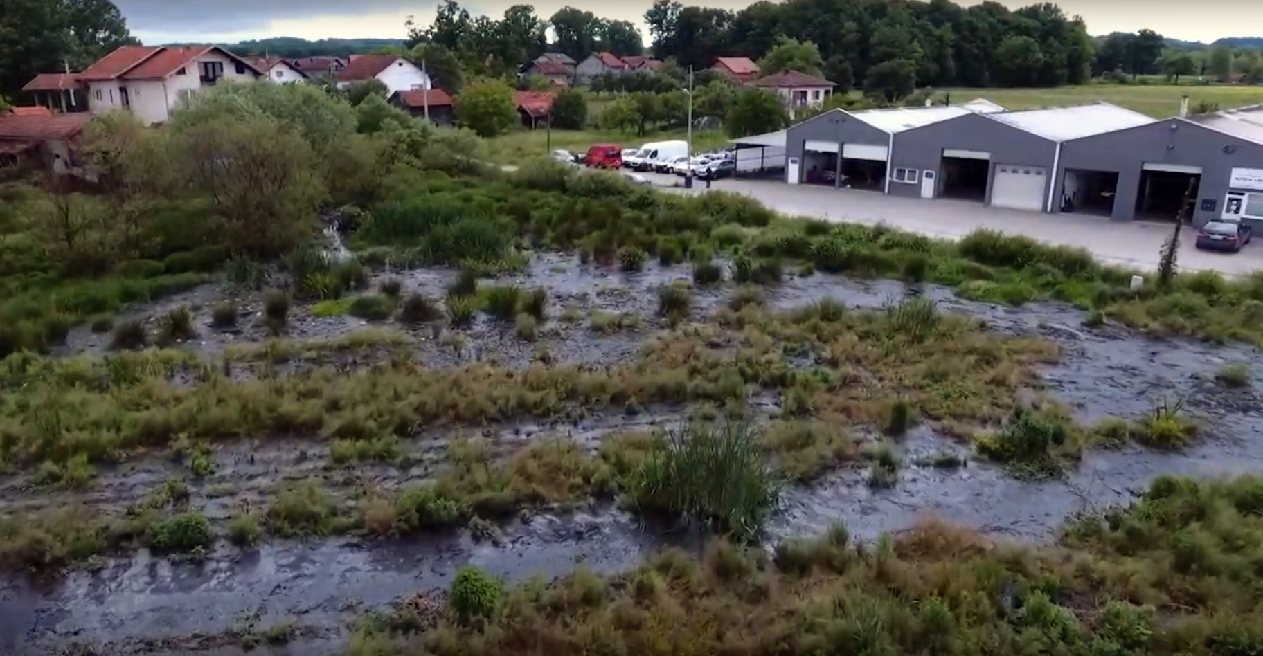 OKOM KAMERE: Ekološka katastrofa u Velikoj Bukovici - naselje Aerodrom (VIDEO)