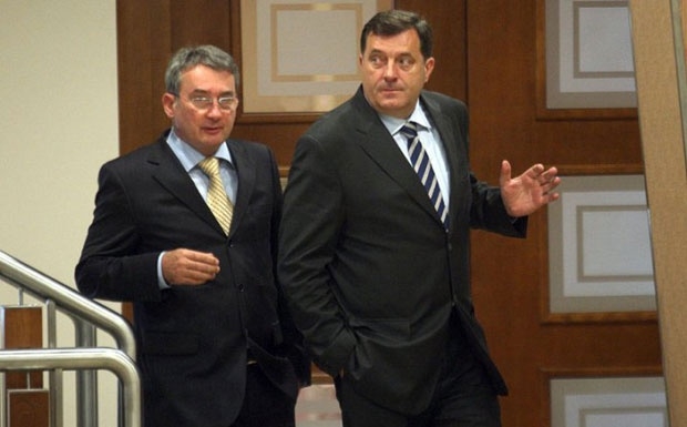 SLOBODA RIJEČI: Vlast slađa od meda iliti o političkoj kaljuži Republike Srpske