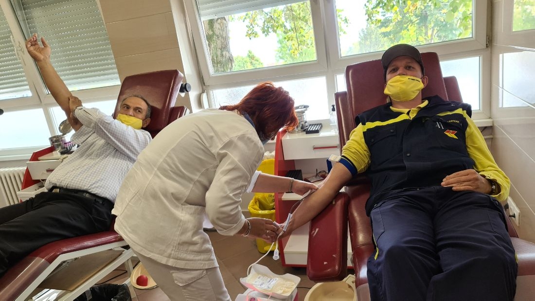 DOBOJ: Poštari darovali krv povodom svjetskog dana pošta