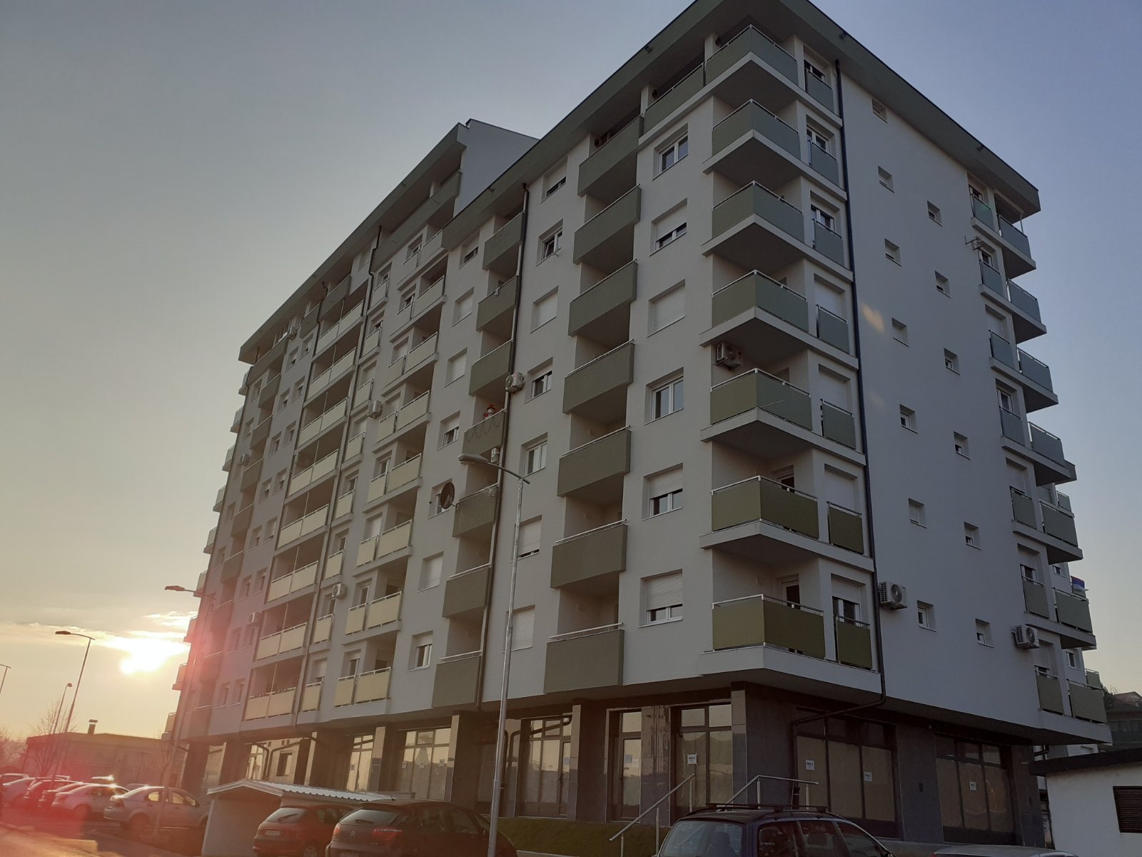 OGLAS: Prodajem stan i garažu (FOTO)