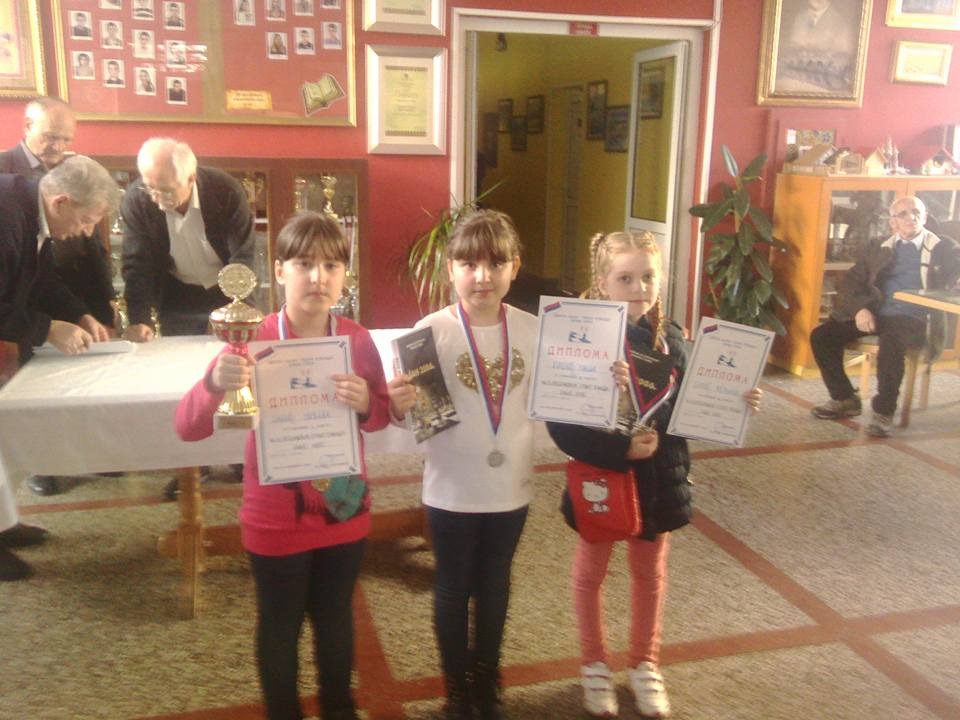 TESLIĆ: Dominacija teslićkih šahistkinja na Svetosavskom turniru u Banjaluci!