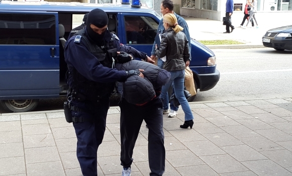NAPRAVIO HAOS U DOBOJU: Lupao po hotelu, pa oštetio i policijsku stanicu