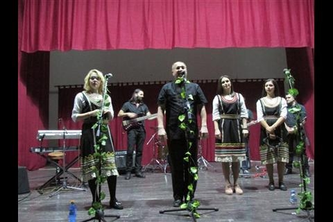 DOBOJ: Šamčanima se predstavila Etno-grupa "Iva"