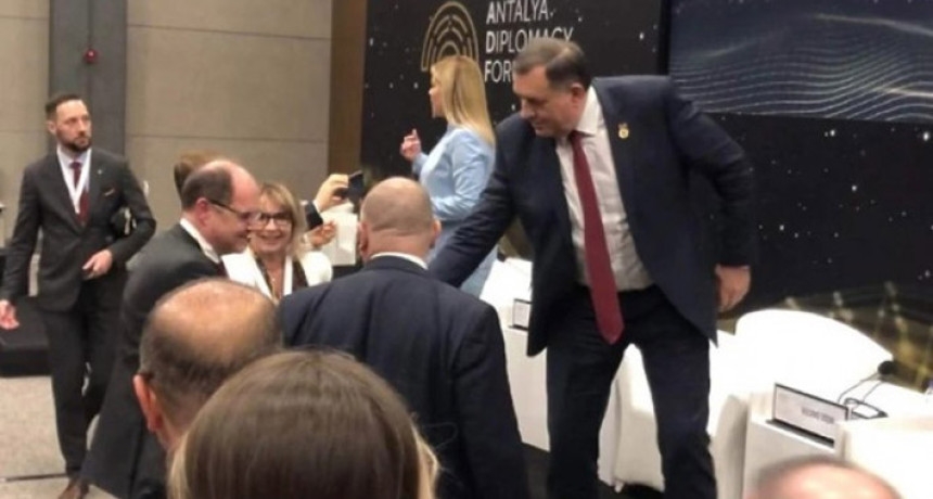 DODIK - Tigar od papira