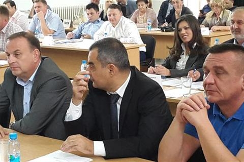 DOBOJ: Za 23 odsto manje plate zaposlenima u gradskoj upravi i institucijama