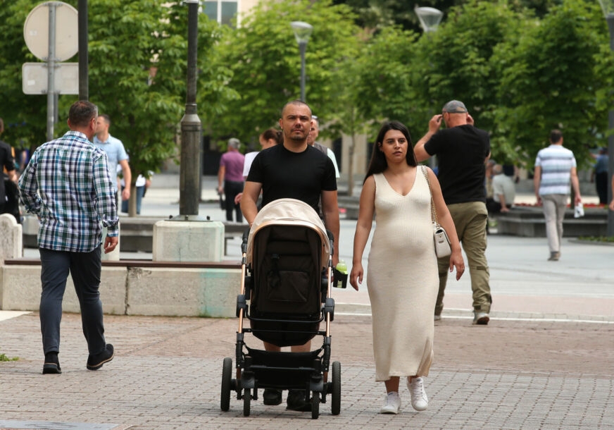 PODRŠKA PORODICAMA Sutra isplata dječjeg dodatka u Srpskoj