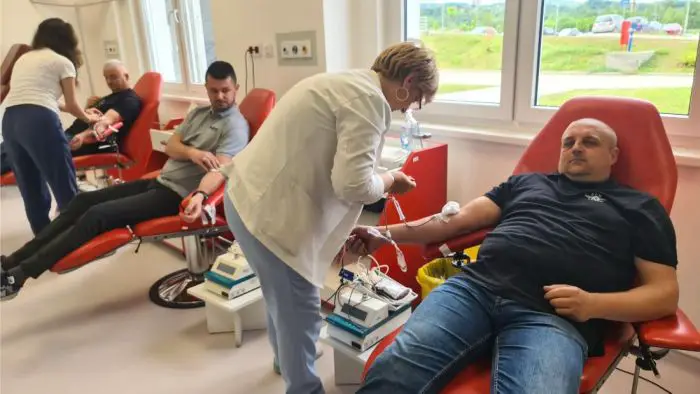 DOBOJ: Veterani Udruženja "65. zaštitni motorizovani puk" darovali krv