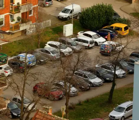 SKUPO PARKIRANJE Grad Doboj daje gotovo 500.000 KM godišnje za KONTROLU PARKINGA